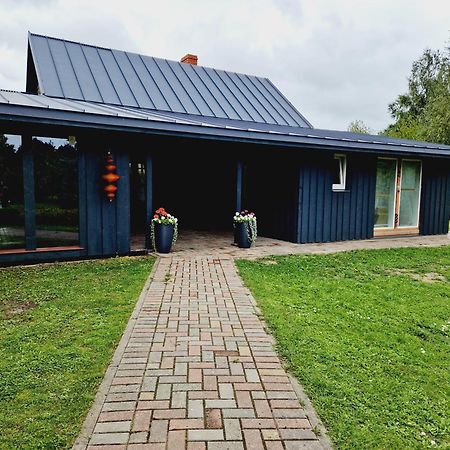 Guest House Podnieki Ventspils Extérieur photo