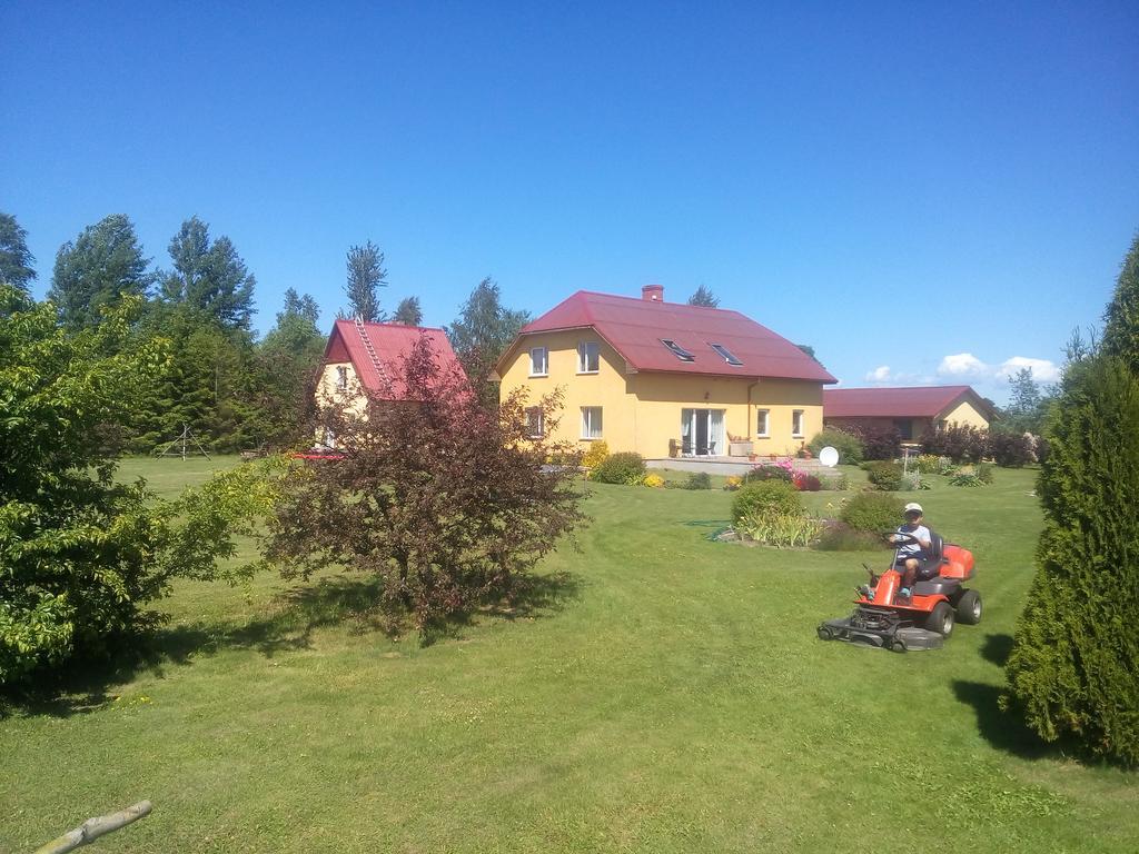 Guest House Podnieki Ventspils Extérieur photo